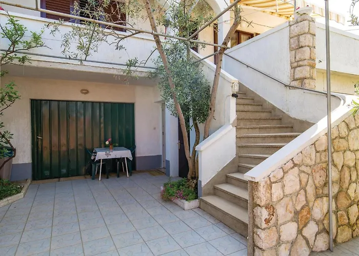 Lejlighed Cozy In Barbat-rab With Wifi Barbat na Rabu