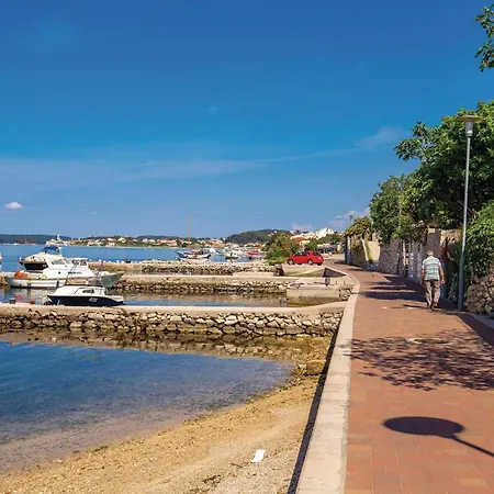 Cozy In Barbat-rab With Wifi شقة