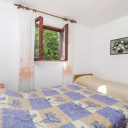 Stunning In Barbat-rab With Wifi Διαμέρισμα