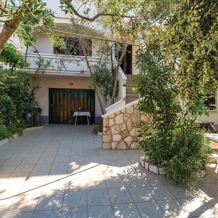 Stunning In Barbat-rab With Wifi * Barbat na Rabu