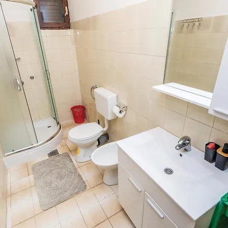 Cozy In Barbat-rab With Wifi