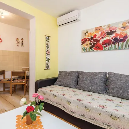 Διαμέρισμα Stunning In Barbat-rab With Wifi *
