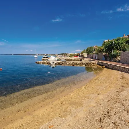 Διαμέρισμα Stunning In Barbat-rab With Wifi *